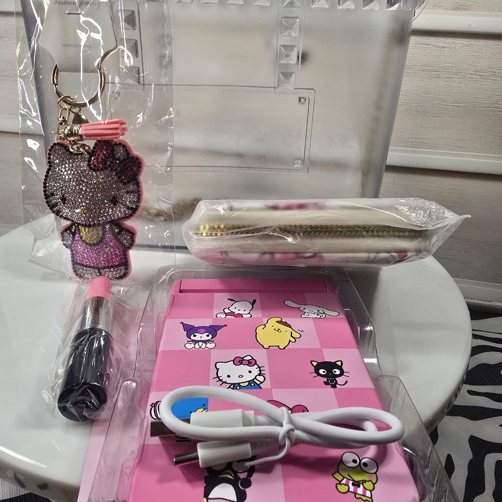 Hello Kitty bundle with clear tote with Accessory Set - Picture 14 of 16
